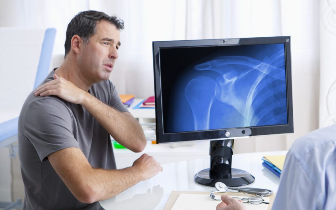 Shoulder Labrum Tears: Symptoms and Treatments